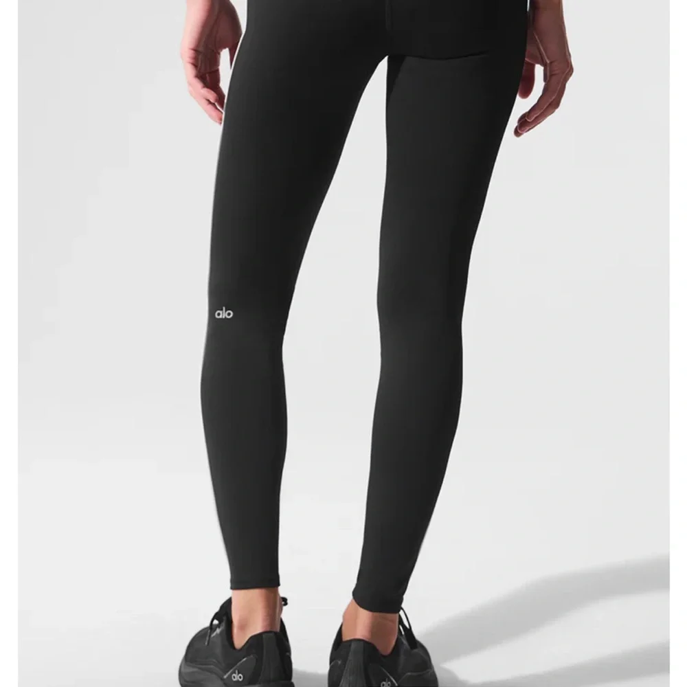 ALO Yoga Black Leggings Size Small Great Conditions